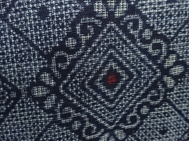 JAPANESE KIMONO / ANTIQUE KIMONO / DOROZOME / OSHIMA TSUMUGI / WOVEN RHOMBUS
